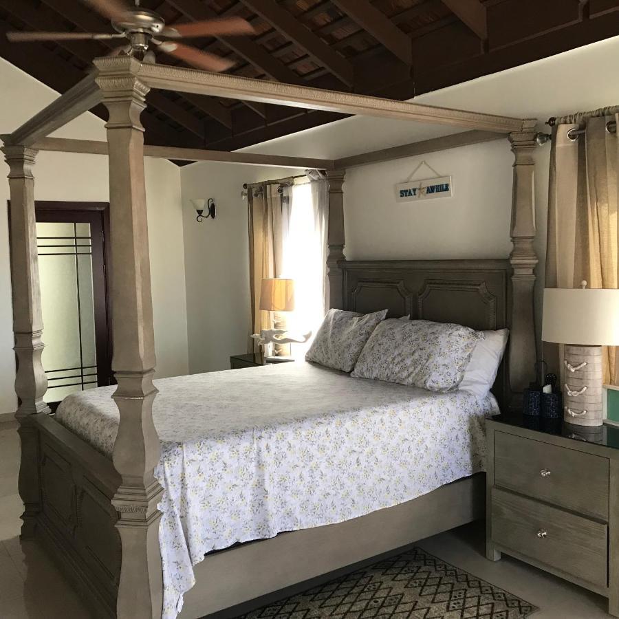 Alexanders Penthouse On The Beach Ocho Ríos Extérieur photo